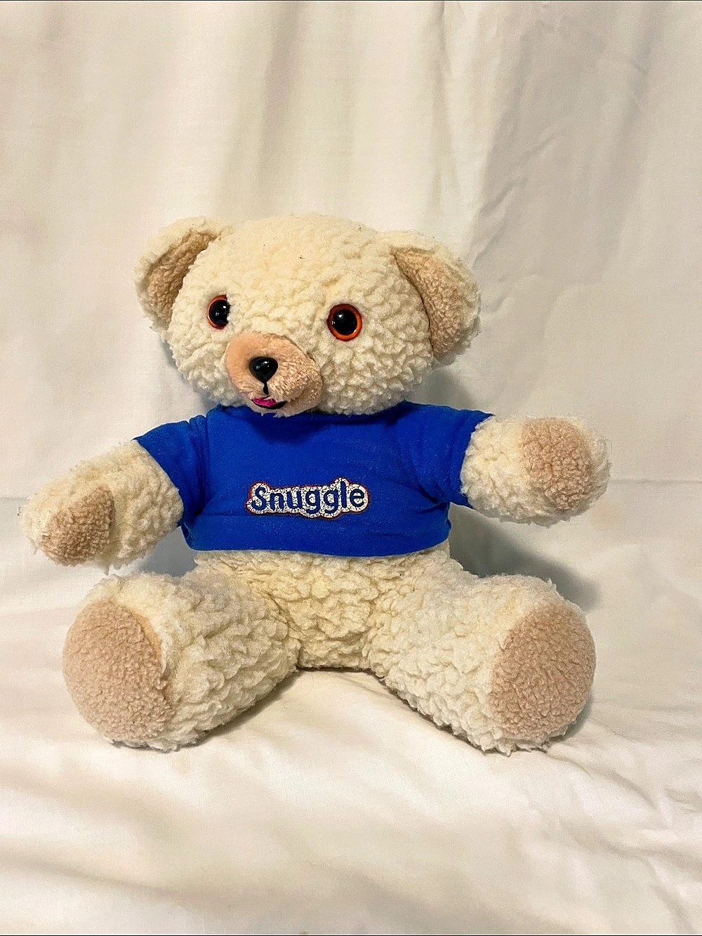 Snuggle Vintage 1995
Lever Brothers Snuggle Bear Plush with Blue Shirt Bear